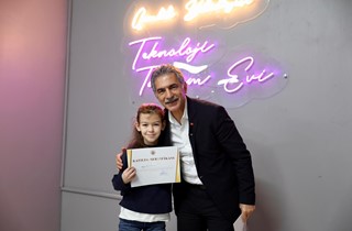 Gemlik Belediyesi Teknoloji ve Tasarım Evi Mezunlarını Verdi